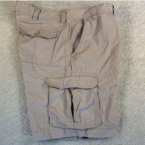 St. John's‎ Bay Men's 42 Cotton Khaki Tan Cargo Shorts Casual Outdoors